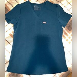 Figs scrub top Caribbean blue nwot